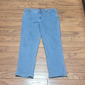 Gloria Vanderbilt- Style: Amanda Jeans EUC